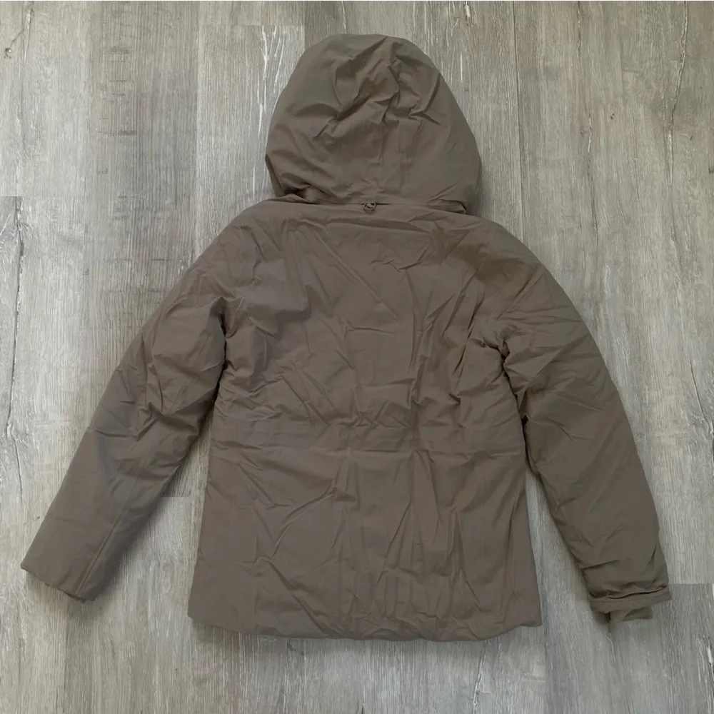 Aritzia THE GROUP Taupe Explore Short Parka jacket - Picture 5 of 5